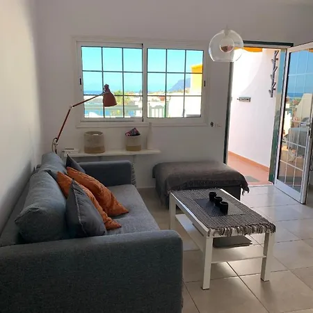 Ruhige Mit Meerblick Und Pool Apartment